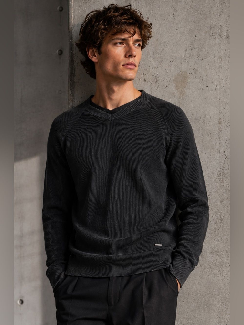 Diesel Men’s Knit Cotton Black Vneck Sweater Metal Logo Size M